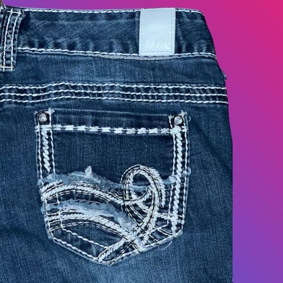 Maurice’s Embroidered Denim Capri Jeans Size 7/8 #47 - Picture 3 of 4